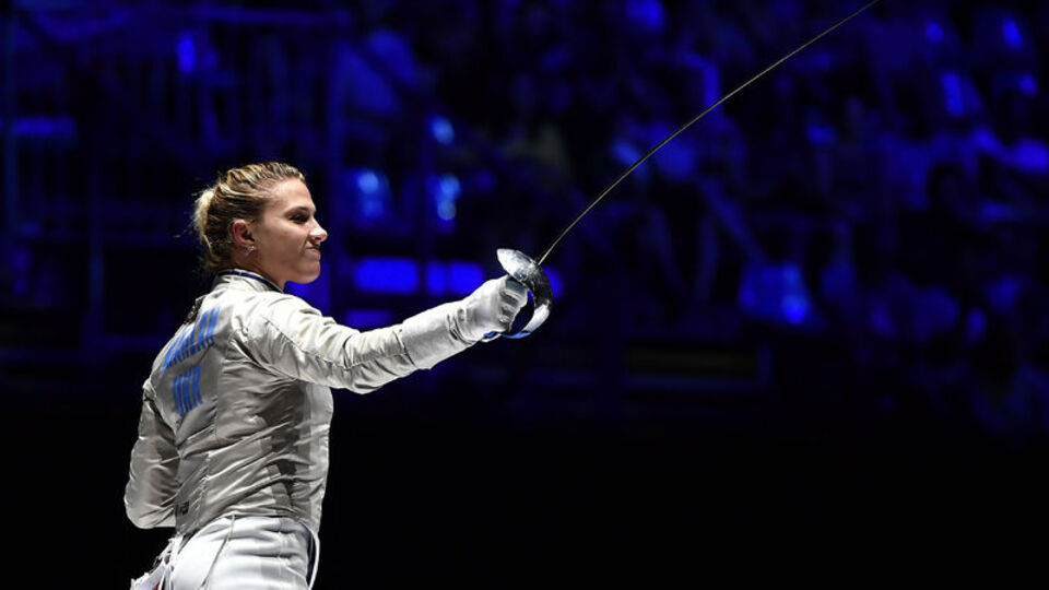 Rakibin elini sıkmadı, diskalifiye oldu