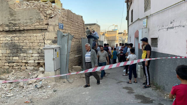 Kilis'te metruk binanın bir kısmı yıkıldı