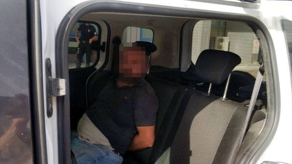 'Dur'madı, polise çarptı!