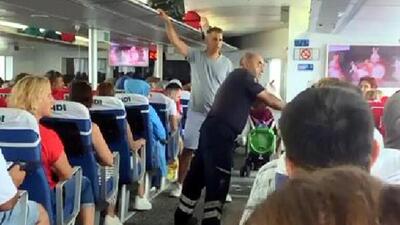 Marmara Denizi'nin ortasında korku dolu anlar! Fenalık ve baygınlık geçirdiler