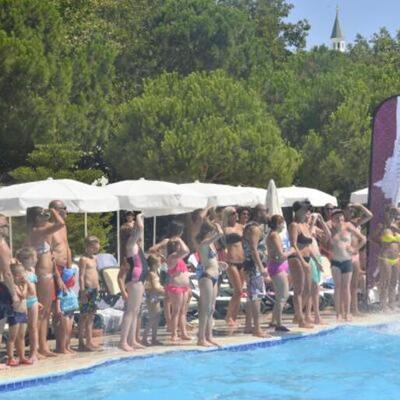 Turistin 'bileklik' oyunu