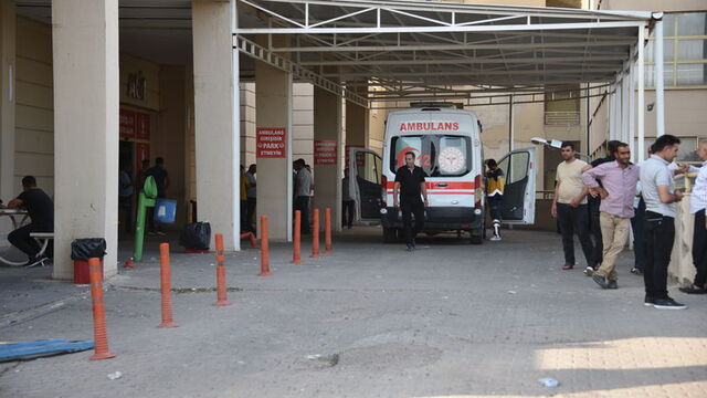 Otomobil şarampole devrildi: 2 ölü, 3 yaralı