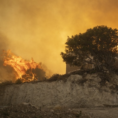 Yunanistan'daki yangınların kaynağı ne?