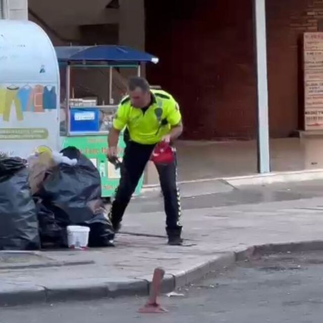 Trafik polisi duygulandırdı