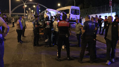 Diyarbakır'da zincirleme kaza: 2'si ağır 5 yaralı