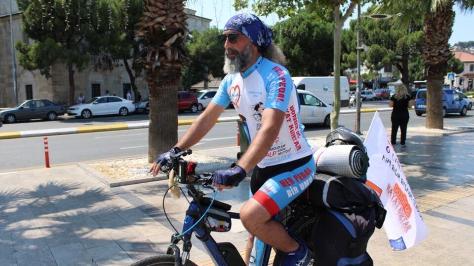 Oğlunu kaybetti! Başkalarına umut olmak için yollarda