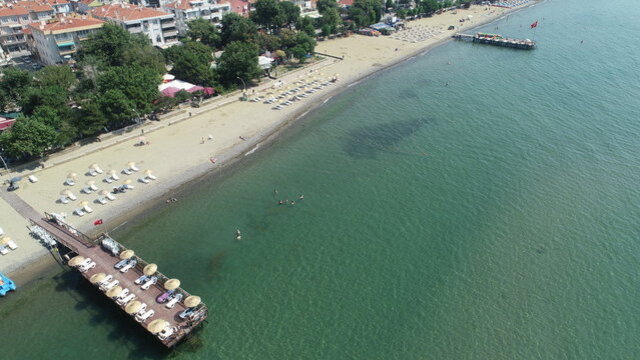 Mavi bayraklı plajlarıyla doğayla iç içe tatil imkanı