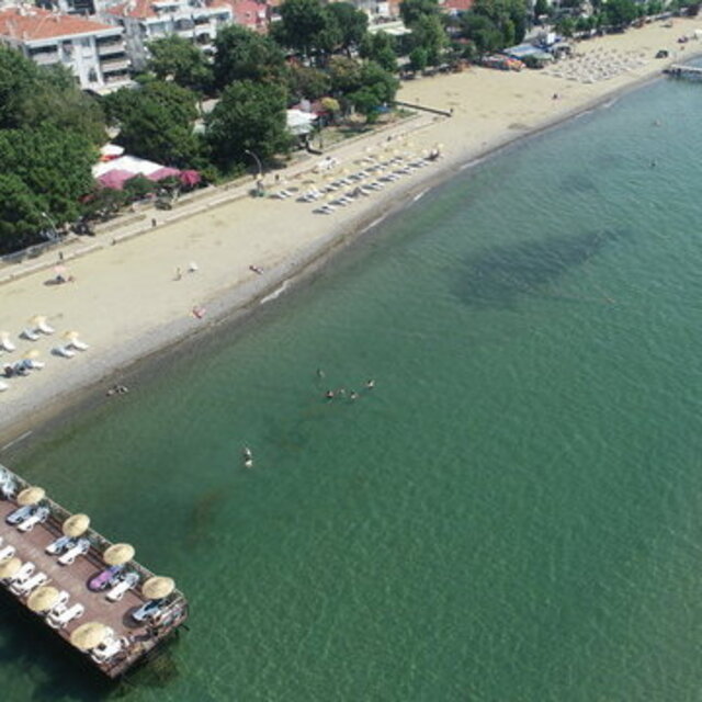 Mavi bayraklı plajlarıyla doğayla iç içe tatil imkanı