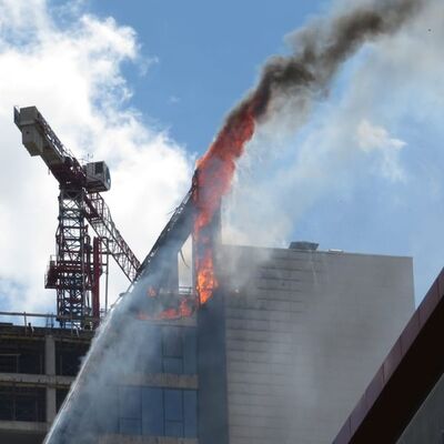17 katlı iş merkezinde yangın