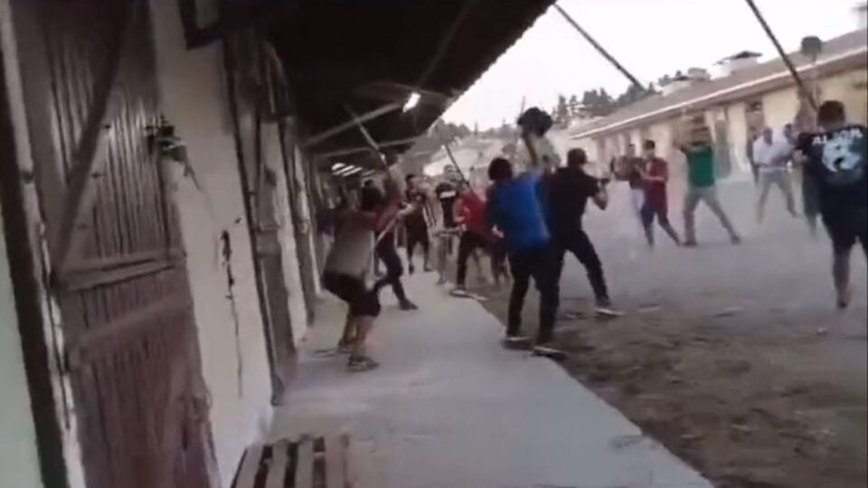 Hipodromda kürekli kavganın görüntüleri ortaya çıktı