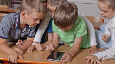 "Sınıfta akıllı cihazların kullanımı akademik başarıyı düşürüyor" uyarısı!