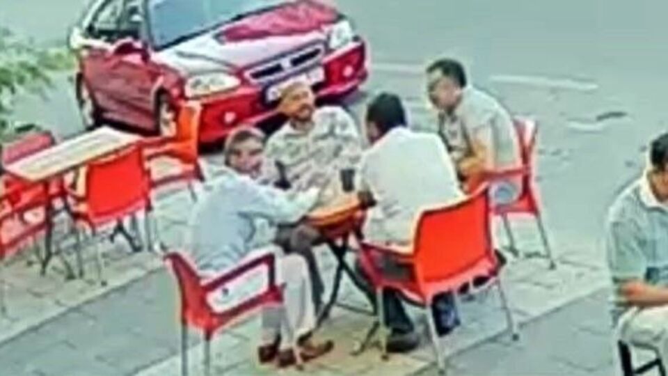 Çay içerken yorgun mermi isabet etti!