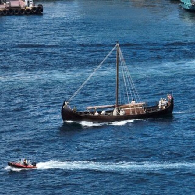 Boğaz'dan 'Viking' yelkenlisi geçti