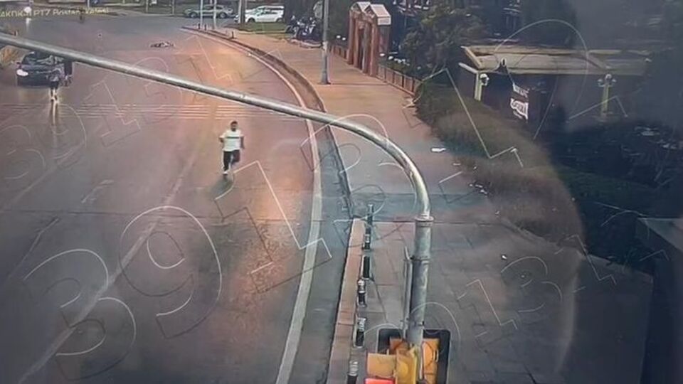 Bisikletliye çarpıp böyle kaçmış!