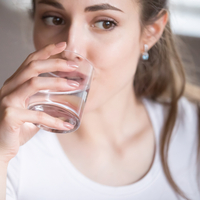 Sabah uyanır uyanmaz su içerseniz bakın ne oluyor…