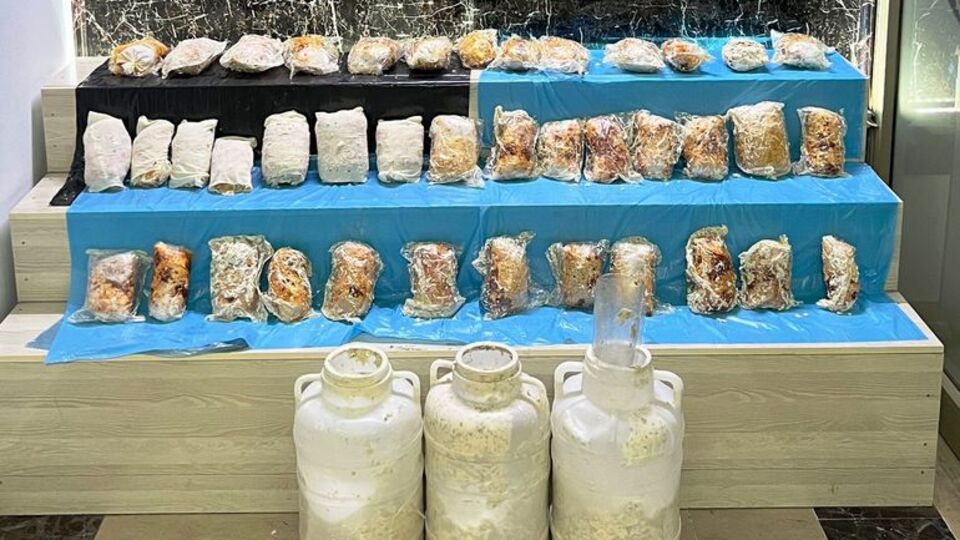 Peynir bidonlarından 9 kilo 317 gram esrar çıktı