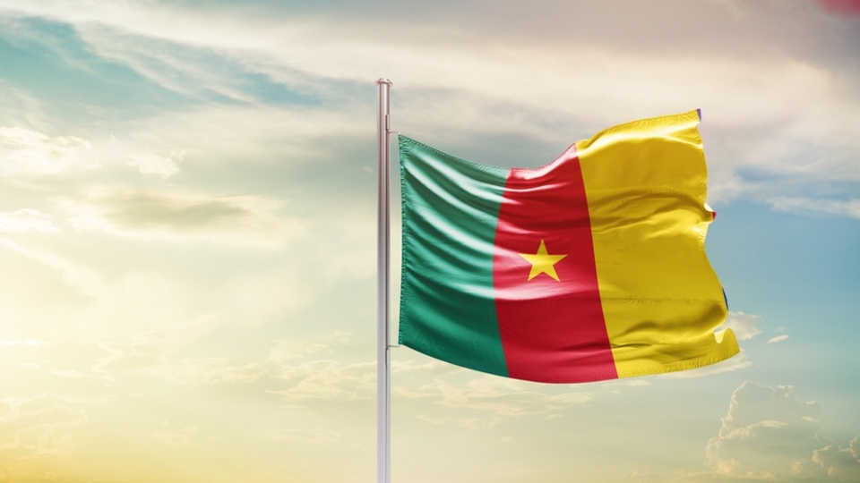 Kamerun başkenti, bayrağı, nüfusu