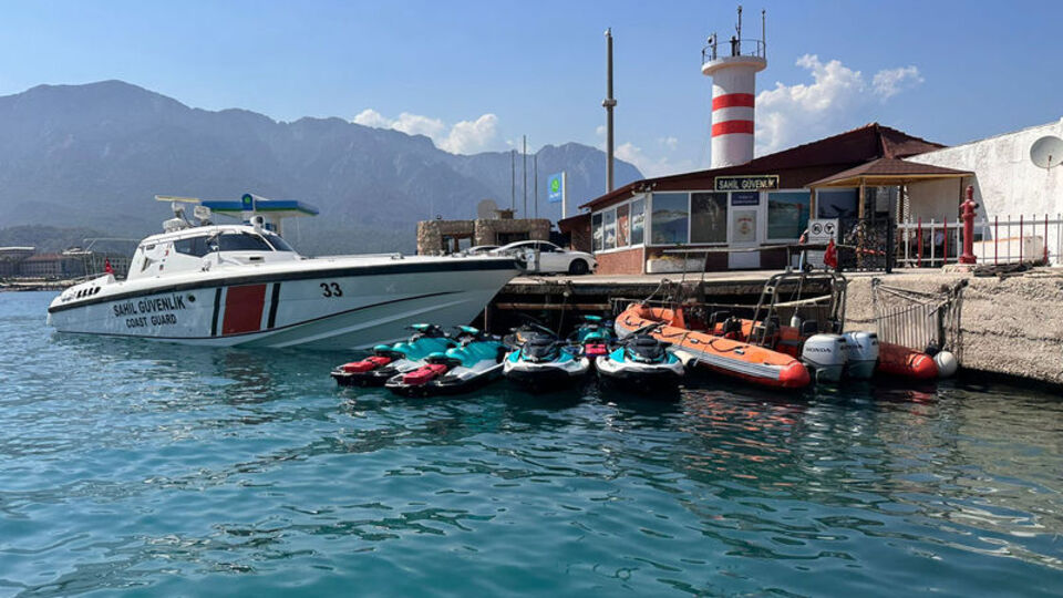 Sosyal medyadan izinsiz jet ski kiralayan 2 Rus'a sınır dışı!