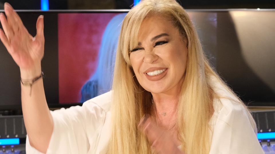 Zerrin Özer'den 'Basit Numaralar'