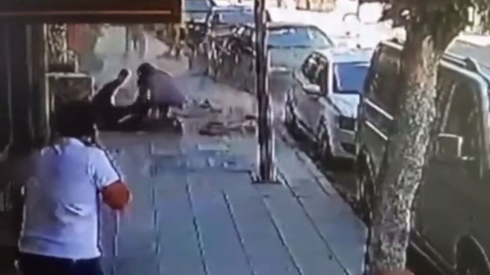 Baba-kızın yaşadığı korkunç anlar kamerada!