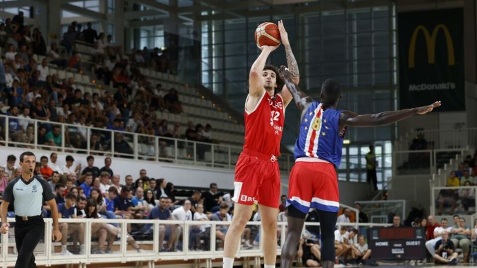 12 Dev Adam'dan farklı prova