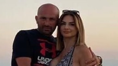 Kocasını bıçakla öldürdü