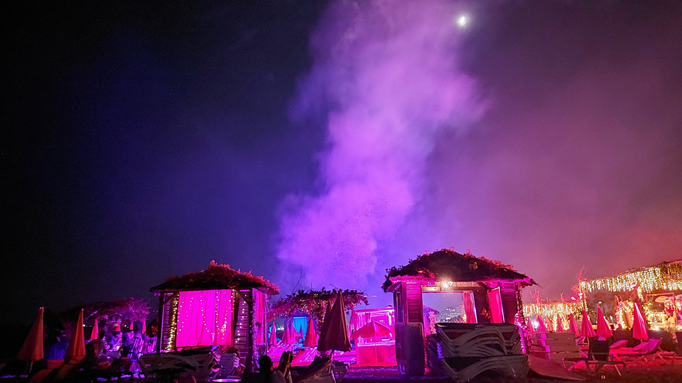 Konyaaltı Sahili 'gazino'ya dönüştü