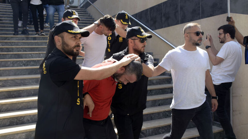 Beşiktaş'taki cinayette 10 kişi adliyede