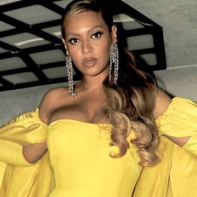 Klozetini her yere götürüyor