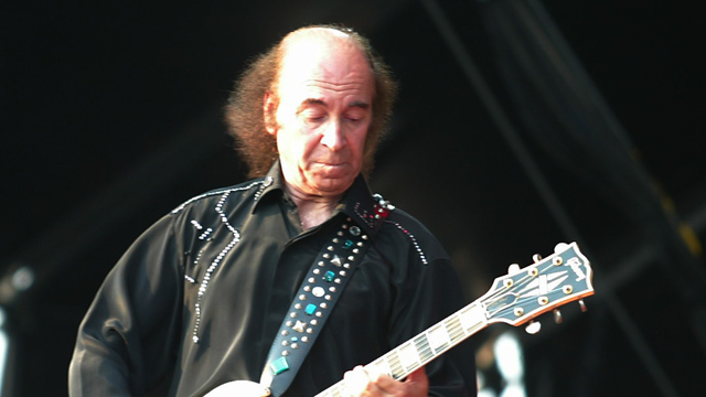 Erkin Koray hayatını kaybetti