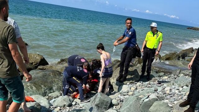 Artvin'de denize giren kız çocuğu boğuldu