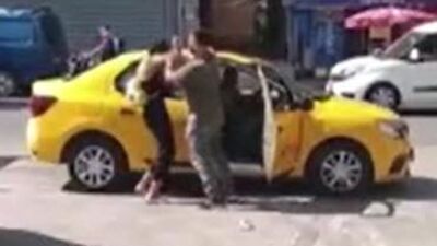 Boşanma aşamasında sokakta darp etti!