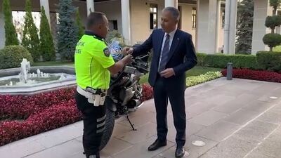 Bakan Yerlikaya'dan o trafik polisine yeni motosiklet!