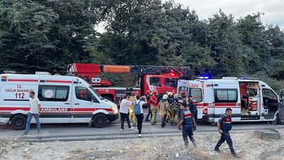 Kemerburgaz'da servis otobüsü kaza yaptı