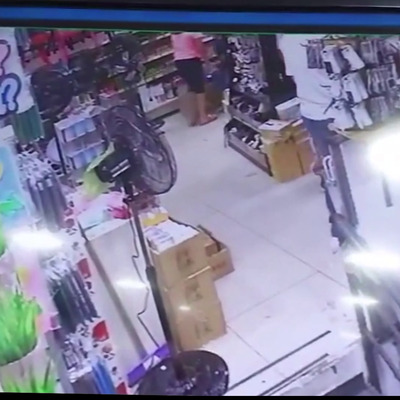 Gaziosmanpaşa'da dükkan basıp çalışanı hastanelik ettiler