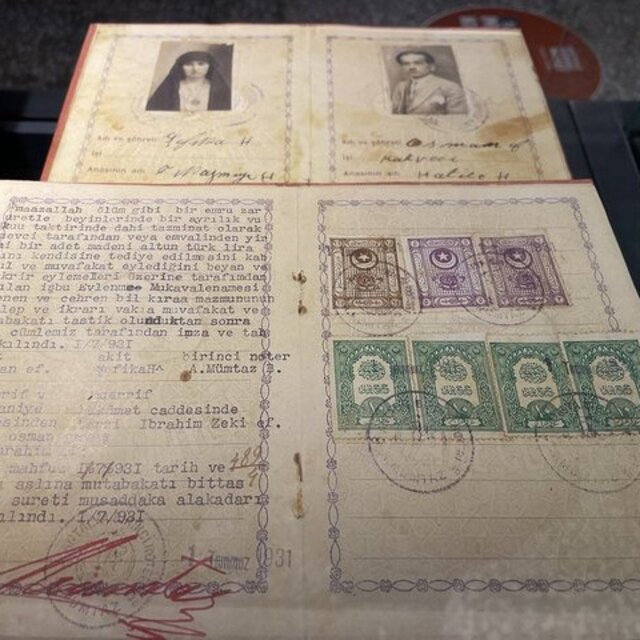 92 yıllık evlilik sözleşmesini müzeye bağışladı