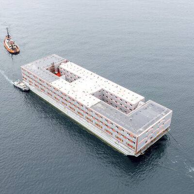 İngiltere'de sığınmacı gemisinde alarm