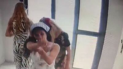 Kameraya hareket çeken hırsız kadınlar tutuklandı!