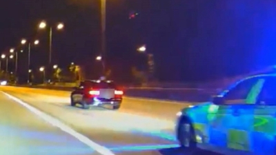 Havalimanında alınmadığı taksiyi çaldı