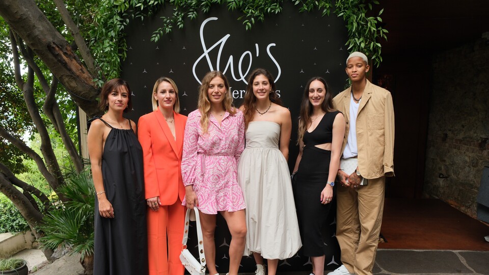 Sultanlar, She's Mercedes'in konuğu oldu