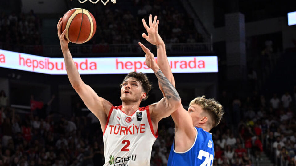 12 Dev Adam farklı başladı!