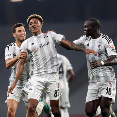 "İzleyene küçük dilini yuttururlar"