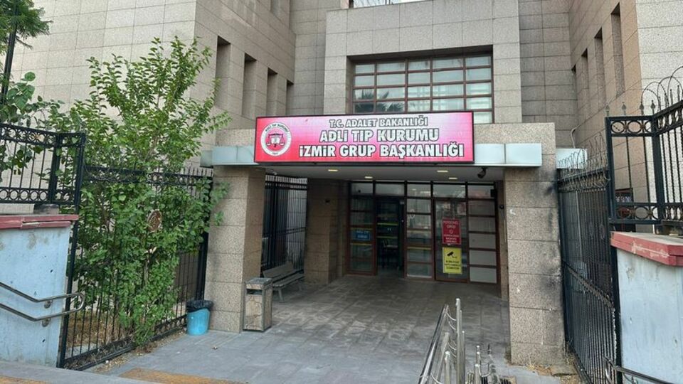 Minibüsten indirilerek bıçaklanan kişi öldü