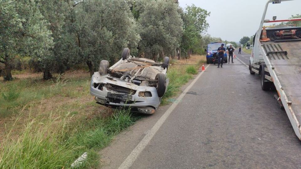 Bursa'da otomobil devrildi: 1 ölü, 2 yaralı