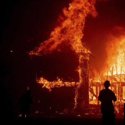 Biden: Bir asırdan uzun süredir en ölümcül orman yangını!