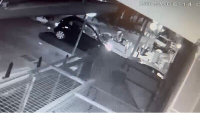 İstanbul trafiğinde korna dehşeti! 2 kişiyi bıçakladı!