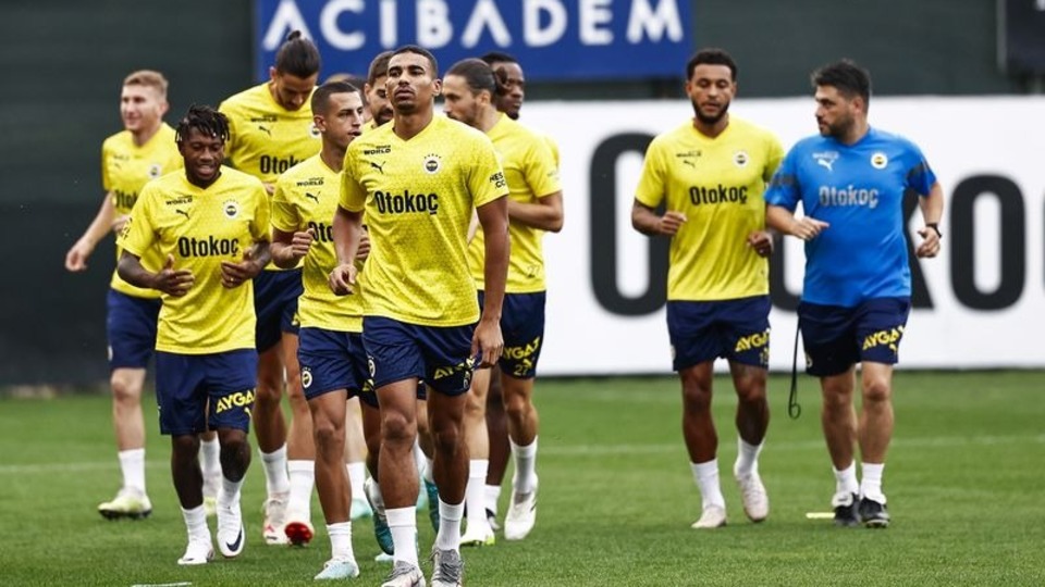 Fenerbahçe'nin kamp kadrosu açıklandı!