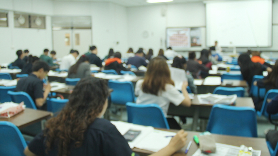 Liselere sınıf tekrarı geliyor!