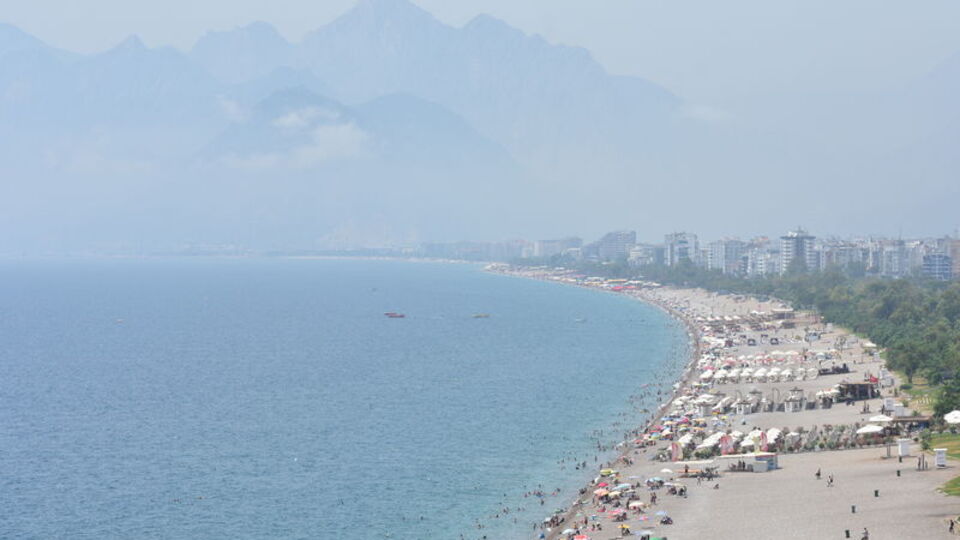 Uçaklar nem bulutundan iniş yapamadı! O kentte nem yüzde 89'a ulaştı!