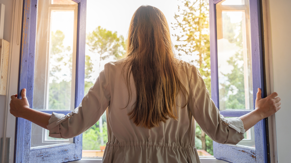 Sıcak havalarda pencereyi açarak uyuyanlara uyarı!